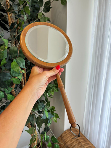 Handheld wooden vanity - handheld, hand